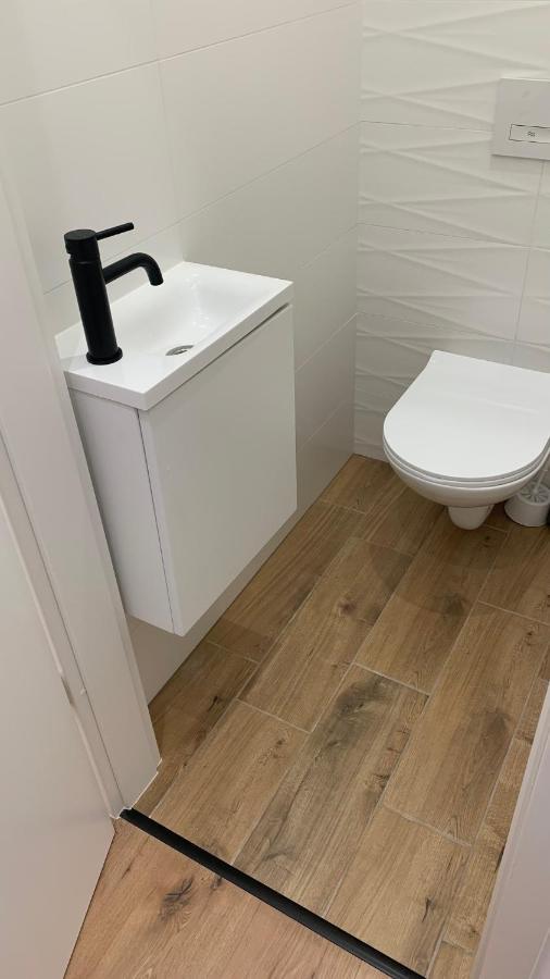 Sipsix Apartment - Modern 2 Bedroom Newly Renovated Flat With Ac In Budapest City Centre Extérieur photo