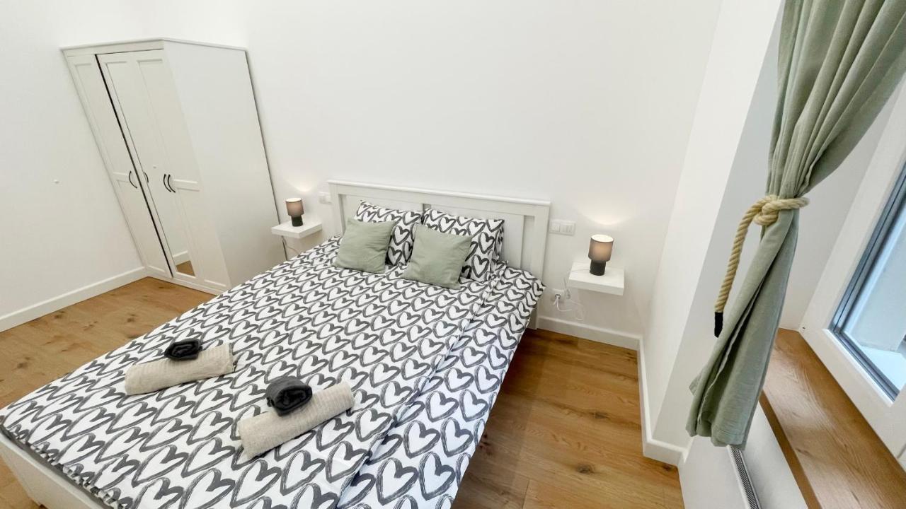 Sipsix Apartment - Modern 2 Bedroom Newly Renovated Flat With Ac In Budapest City Centre Extérieur photo
