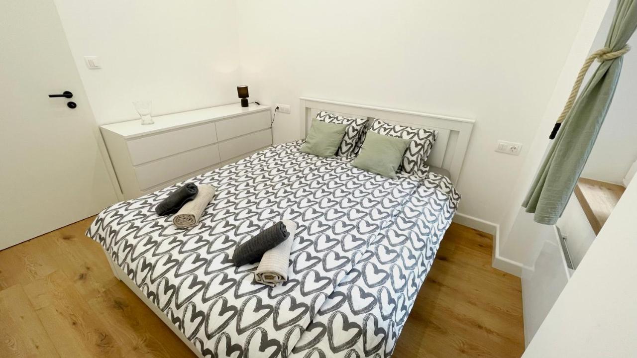 Sipsix Apartment - Modern 2 Bedroom Newly Renovated Flat With Ac In Budapest City Centre Extérieur photo